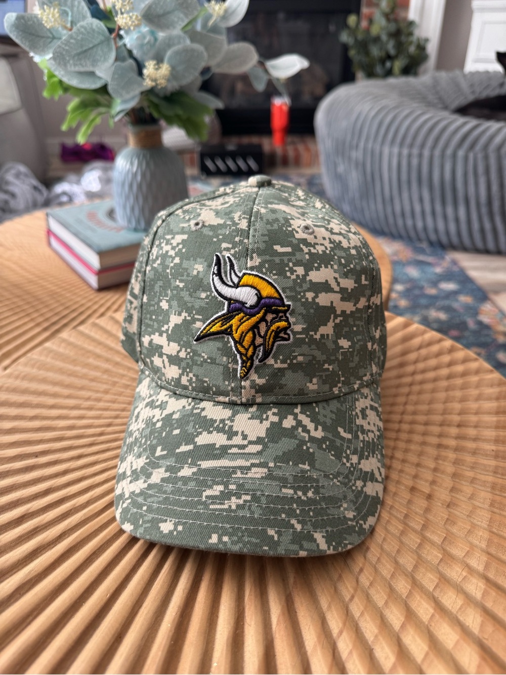 Minnesota Vikings Salute to Service Adjustable Hat Hardly Worn